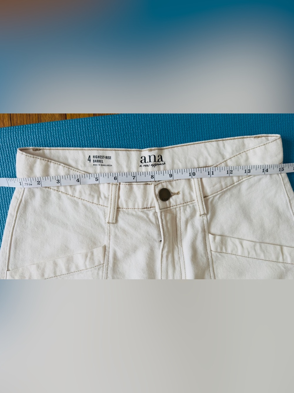 a.n.a High-Rise White Patch-Front Women’s Jeans - Picture 6 of 15